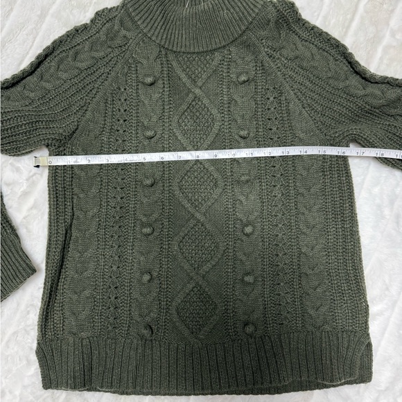 J. Crew Pom-pom Cable-knit Sweater Size Small NWT - Picture 8 of 9